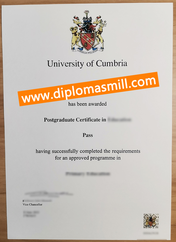 Custom official University of Cumbria degree